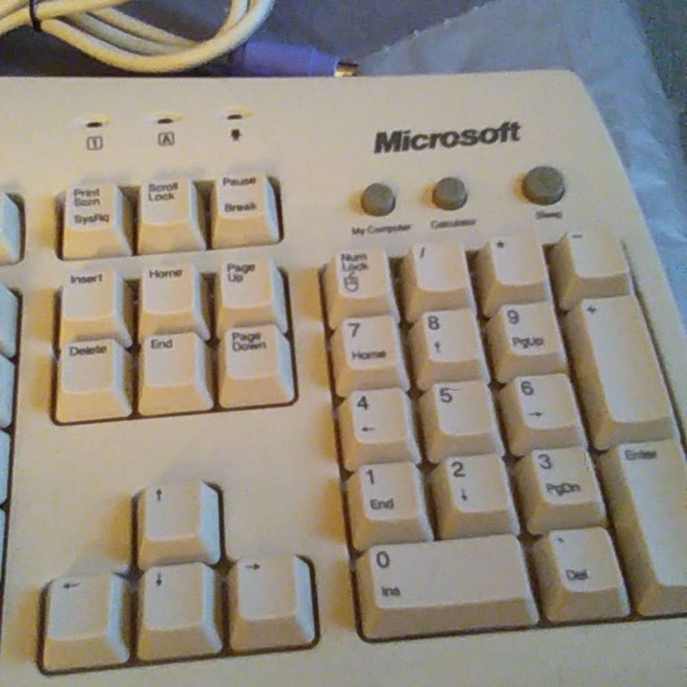 Microsoft Internet Keyboard - Picture 4 of 16